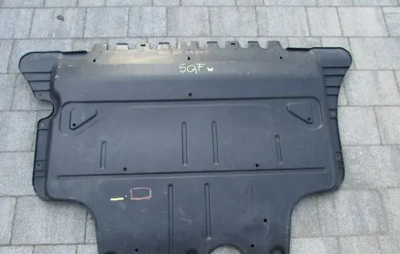 Volkswagen Tiguan Engine splash shield/under tray 5QF825236A 5QF825236