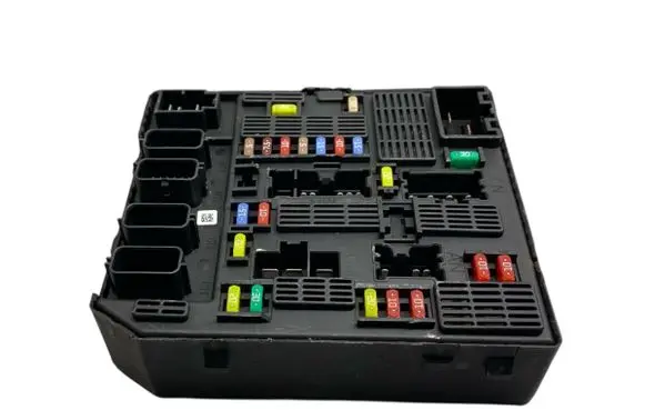 Renault Scenic III - Grand scenic III Fuse module 284B67924R