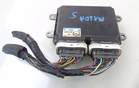 Mazda 5 Engine control unit/module L84518881E E6T62071H4