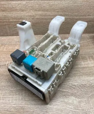 Toyota Prius (XW20) Fuse module 307230073 3K190464