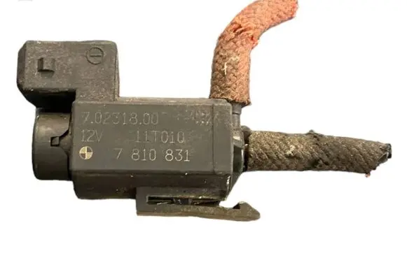 BMW 5 F10 F11 Turbo solenoid valve 7810831 70231800 11T010