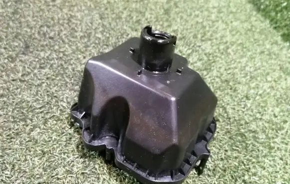 Jaguar XF X250 Oil breather separator 9X2Q6C714DA