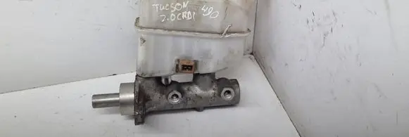 Hyundai Tucson JM Master brake cylinder BM111073F