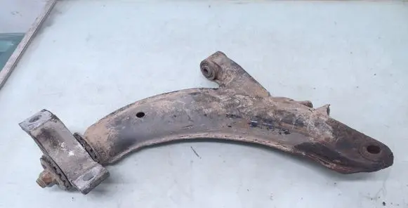 Front lower control arm/wishbone
