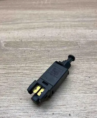 Volkswagen Transporter - Caravelle T4 Brake pedal sensor switch 191945515B