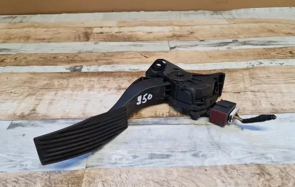 Opel Insignia A Accelerator throttle pedal 13237352