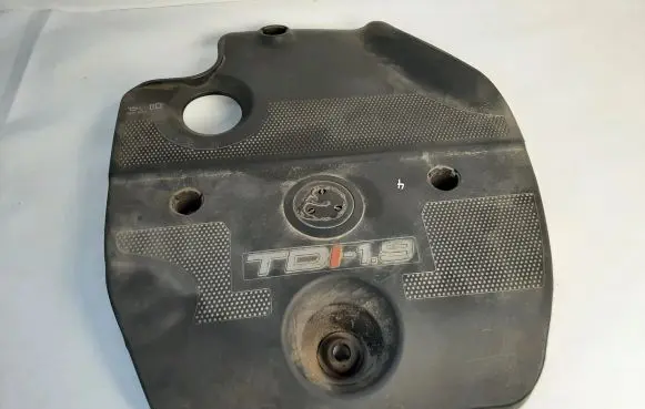 Volkswagen Golf V Engine cover (trim) 038103925