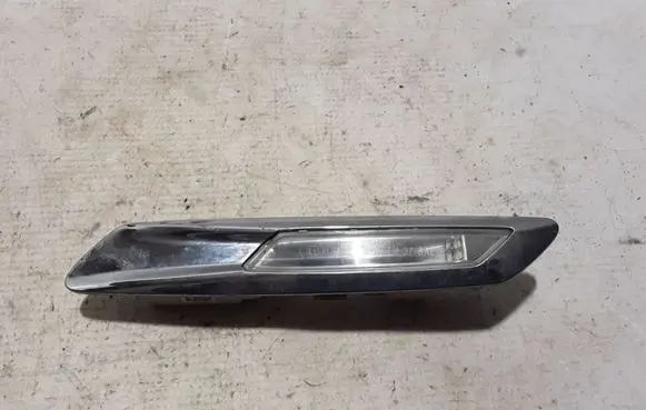 BMW 5 F10 F11 Front fender indicator light 7154168