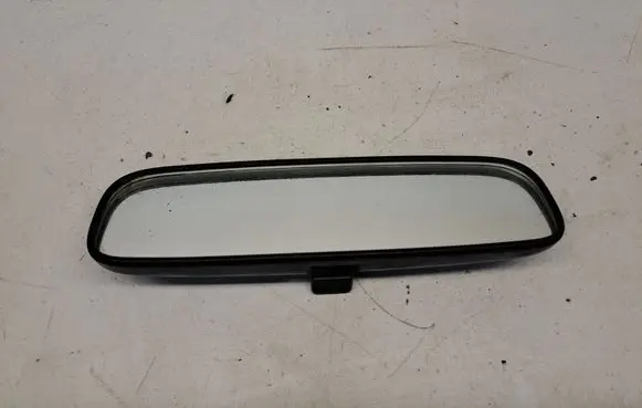 Mitsubishi Outlander Rear view mirror (interior) E4012197