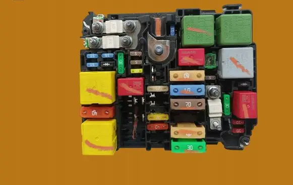 Peugeot 2008 I Fuse box set 9804848580