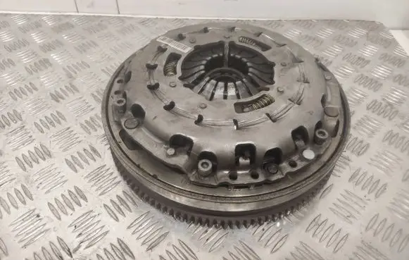 BMW 3 E90 E91 Clutch set kit 7577479 7567830 756783102