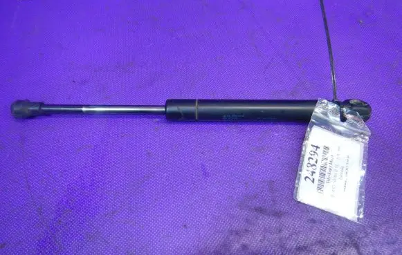 Seat Cordoba (6L) Tailgate strut 6L5827550B