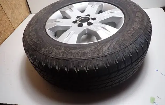 Nissan Navara D40 R17 spare wheel 