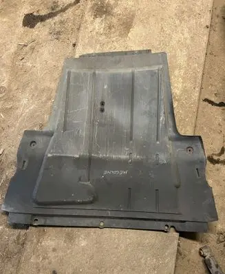 Renault Megane II Engine splash shield/under tray