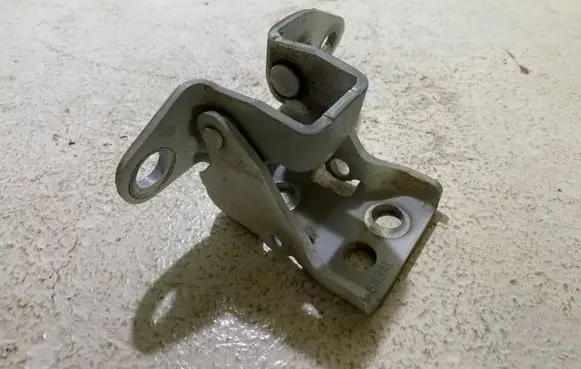 Dodge Challenger Front door upper hinge 643AC