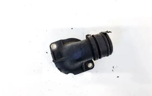 Volkswagen Golf III Engine coolant pipe/hose 037121114