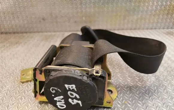 BMW 7 E65 E66 Middle seatbelt (rear) 7006897