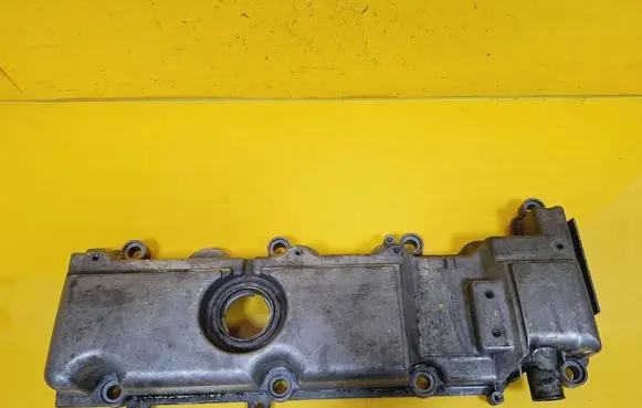 Opel Vectra B Rocker cam cover 90528787