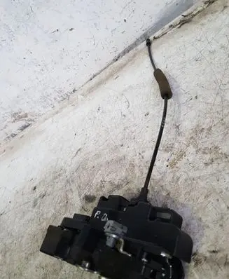 Opel Antara Front door lock