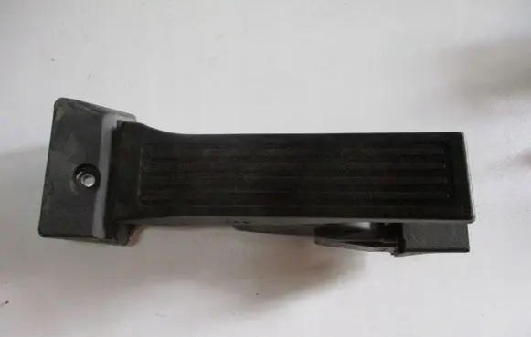 BMW 2 Active Tourer U06 Accelerator throttle pedal 08043995681