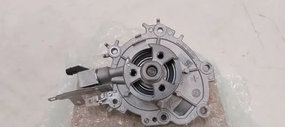 Jaguar F-Pace Water pump LR154597 AJ200P R4P3-8501-AB