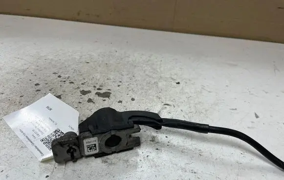 Volvo V40 Bonnet Pedestrian Airbag Actuator P31305432 1T13131420373