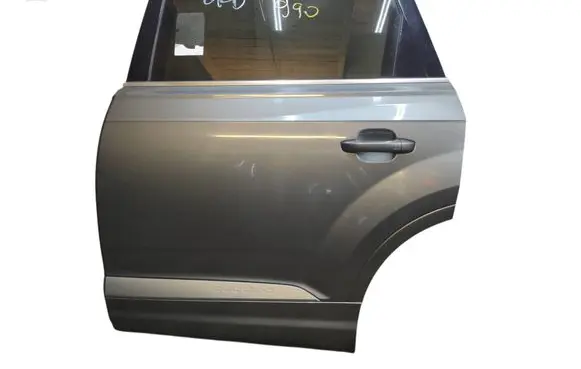 Audi Q7 4M Rear door 