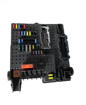 Volvo V70 Fuse module 8676391 12217799 0000542045