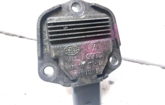 Audi A6 S6 C5 4B Oil level sensor 1J0907660B