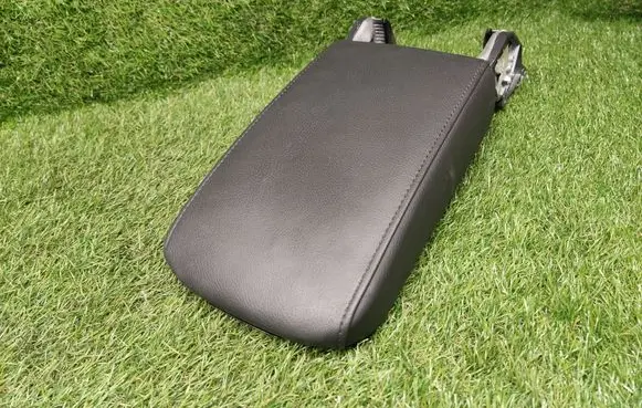 Volkswagen Jetta VI Armrest 5C6864207