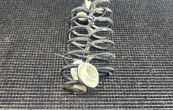 Peugeot 3008 I Rear coil spring 