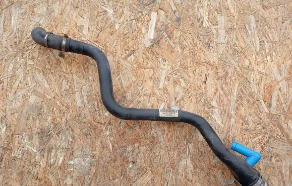 BMW 1 E81 E87 Fuel tank filler neck pipe 6763868