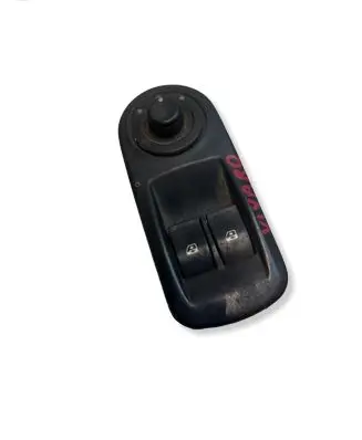 Opel Vivaro Electric window control switch 8200011867 N29181 9116523