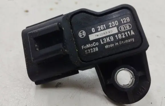 Mazda CX-7 Camshaft speed sensor L3K918211A 0261230129