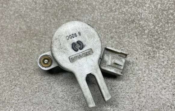 Opel Insignia A Clutch pedal sensor 22670896