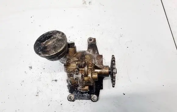 Mercedes-Benz C W202 Oil pump 1111810201
