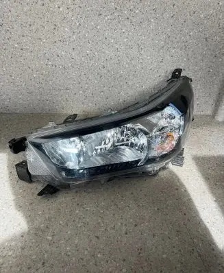 Toyota Hilux VIII Headlight/headlamp