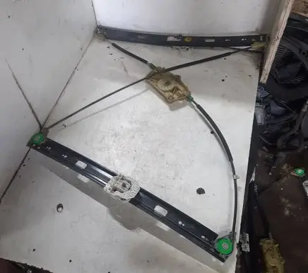 Audi Q7 4L Front window lifting mechanism without motor 