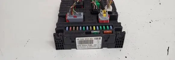 Peugeot 207 Fuse module 9659285580 0297875270106 1002948020206
