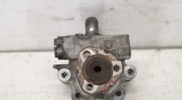 Volkswagen Golf IV Power steering pump 1J0422154B
