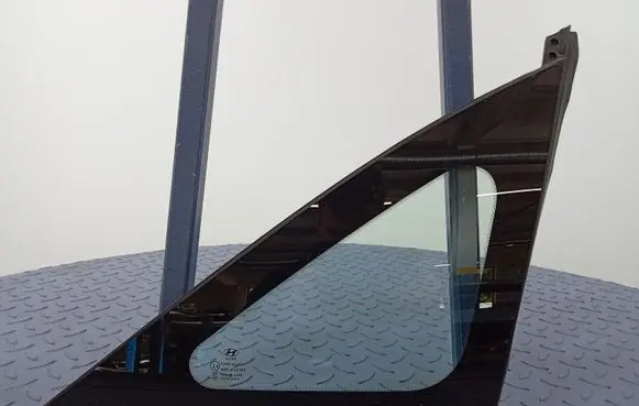 Hyundai Tucson IV NX4 Rear side window