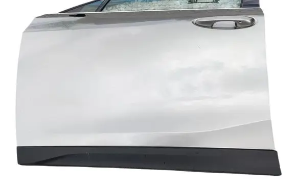Lexus UX Front door 