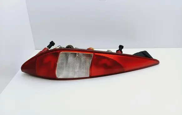 Ford Mondeo Mk III Rear/tail lights 1S7113405C 1S71-13405-C