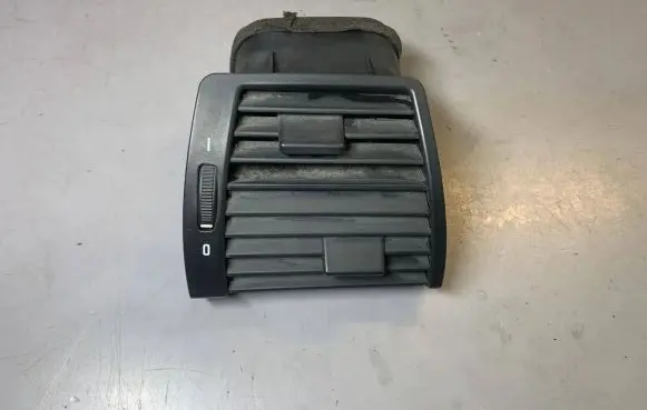 BMW X5 E53 Dashboard side air vent grill/cover trim 8402216 64228402216