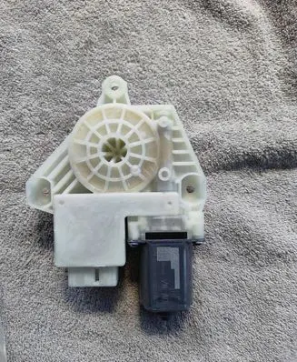 Volkswagen Golf VII Rear door window regulator motor 5Q4959812D