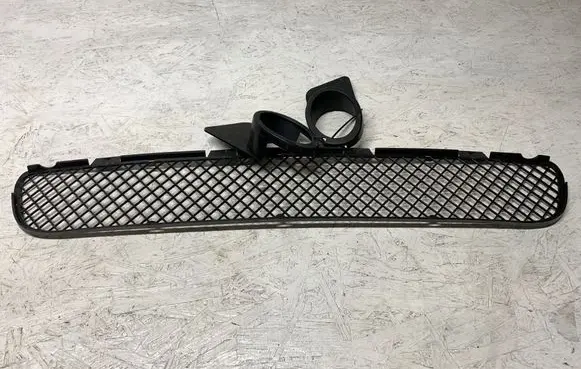 BMW 5 E39 Front bumper lower grill 339906