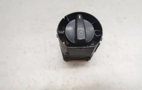 Volkswagen Golf IV Light switch 1C0941531