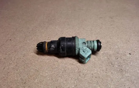 BMW 5 E34 Fuel injector 0280150415
