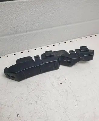 KIA Ceed Front bumper mounting bracket 865171H500