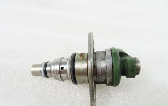 Toyota Avensis T220 Fuel pressure regulator 